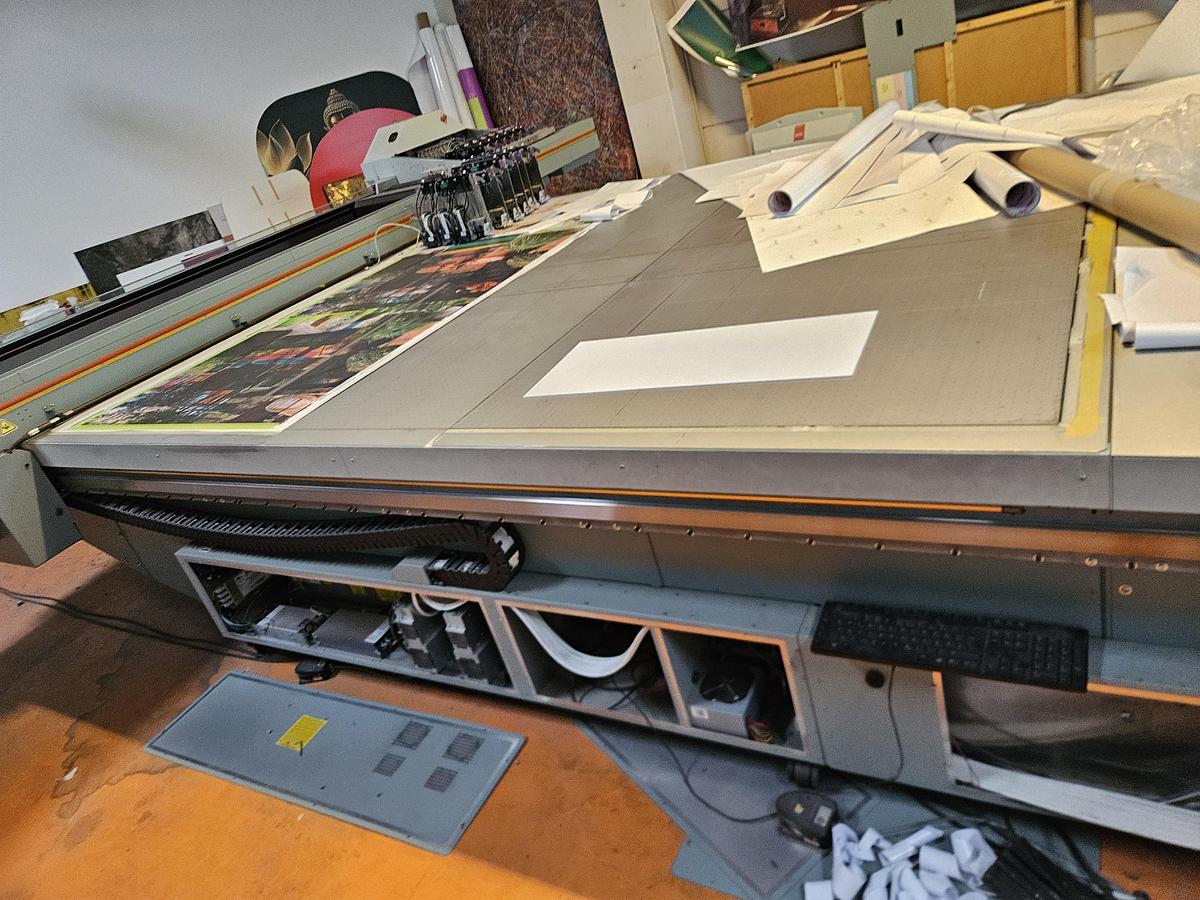 Used 2012 Agfa Anapurna + OCE arizona + printing machines package