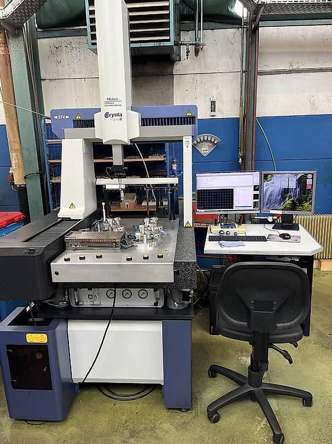 Used Mitutoyo Crysta Apex C