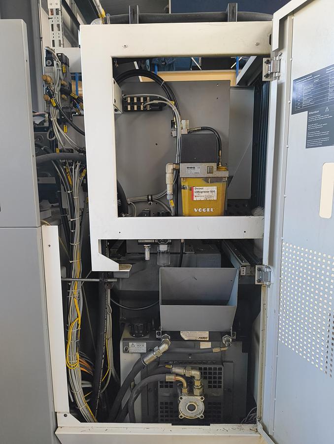 Used Deckel Maho DMU 60 T Universal Machining Center