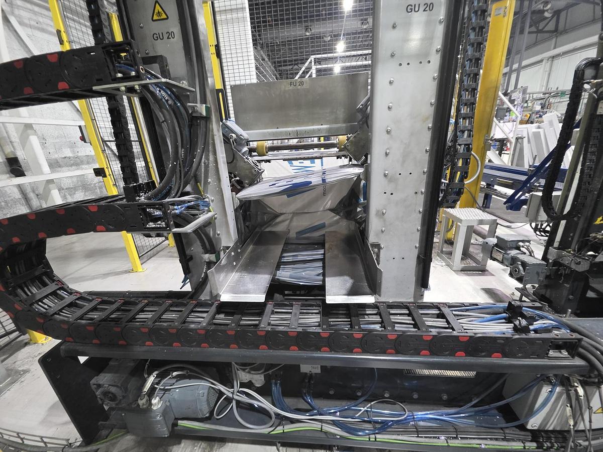 Used Tentoma RoRo StretchPack Semi-flow Packaging Machine