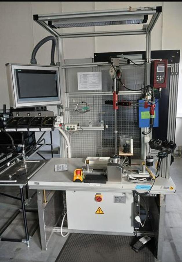 Used 2018 URT   Assembly Table