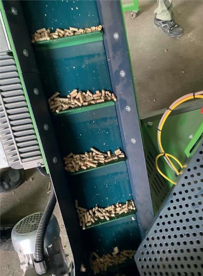 Used Wood Pelletizing and Shredding Line 