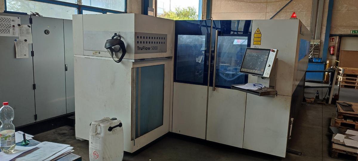 Used 2016 Trumpf TruLaser 3030 with TruFlow 5000 CO2 laser incl. Loadmaster
