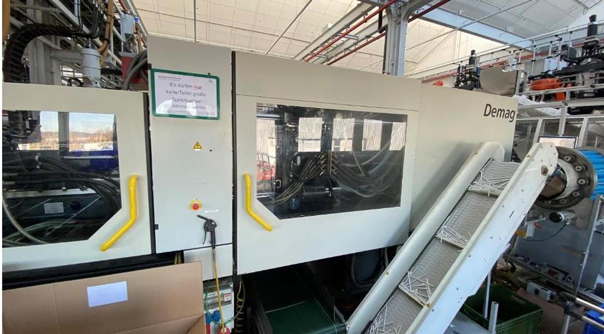 Used 2000 Demag  200/560-840 concept