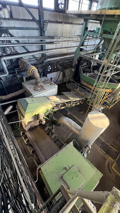 Used Bezner wood chip production line