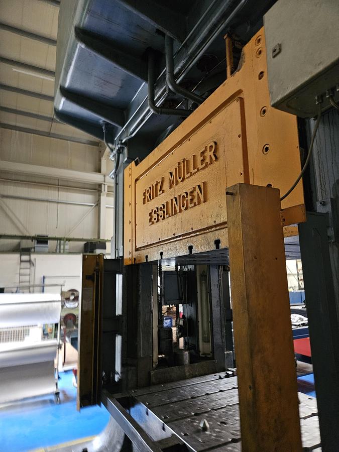 Used 1963 Müller-Weingarten Double Column Drawing Press
