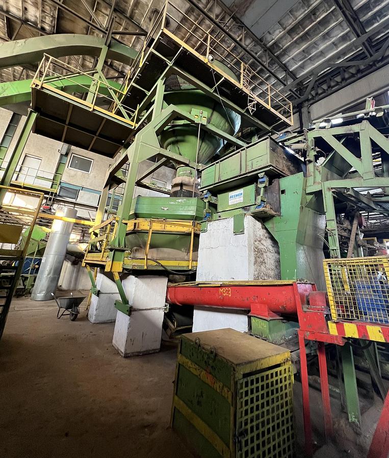 Used Bezner wood chip production line