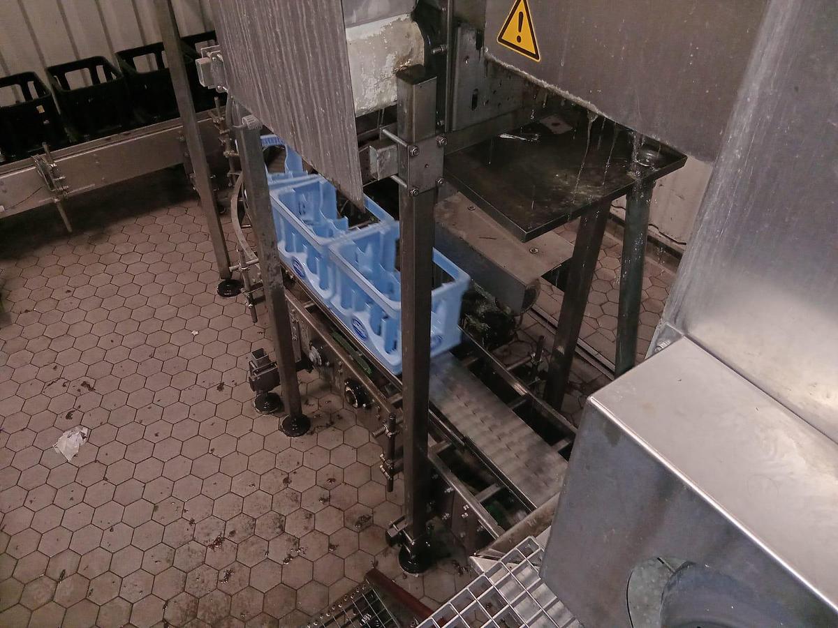 Used 2000 Krones Zierk PET crate washing system