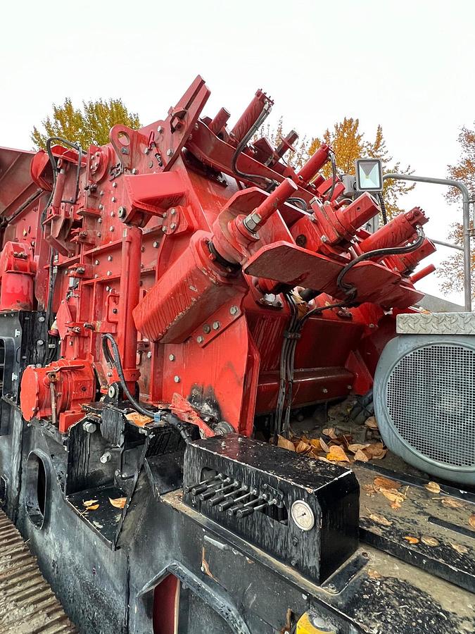Used 2020 SBM Mineral Processing, GmbH REMAX 500 Impact Track Crusher