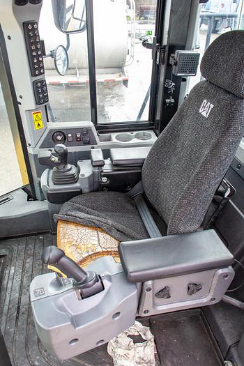 Used 2011 Caterpillar 966K
