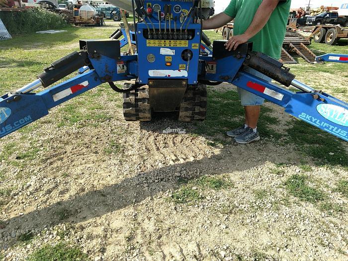 Used 2011 SKYLIFT/ VERSALIFT SUPER ARBORIST 53/VST521