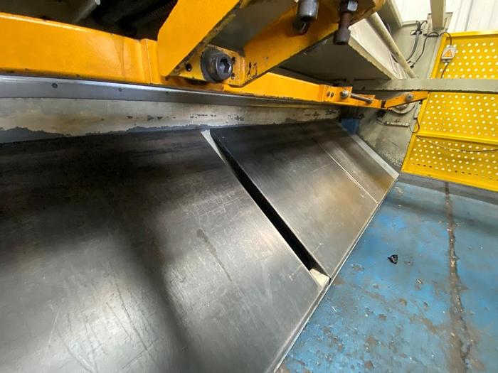 Used 2004 Ermaksan HGS3100 x 6mm Guillotine Shears