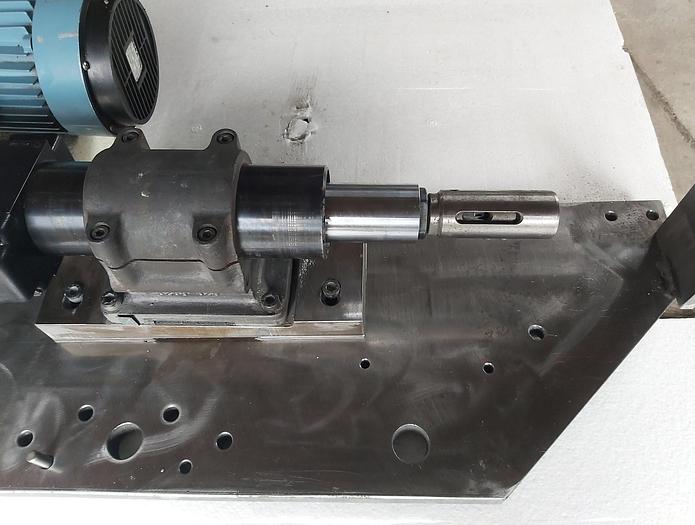 Gebraucht Hochwertige Bohrstation mit pneum. Vorschub, Parker gebraucht-Top