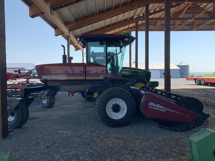 Used 2006 Macdon 9352i Windrower w/ 14' Sickle Head ***Excellent Condition***