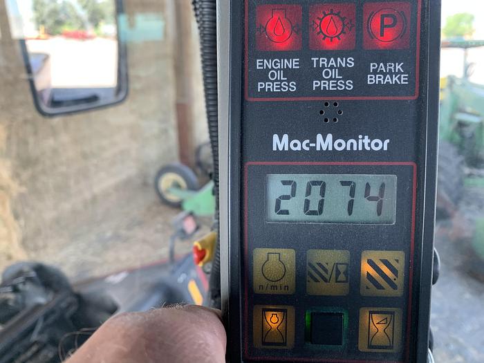 Used 2006 Macdon 9352i Windrower w/ 14' Sickle Head ***Excellent Condition***