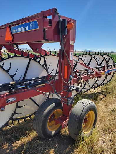 Used 2012 New Holland H5980 Wheel Rake