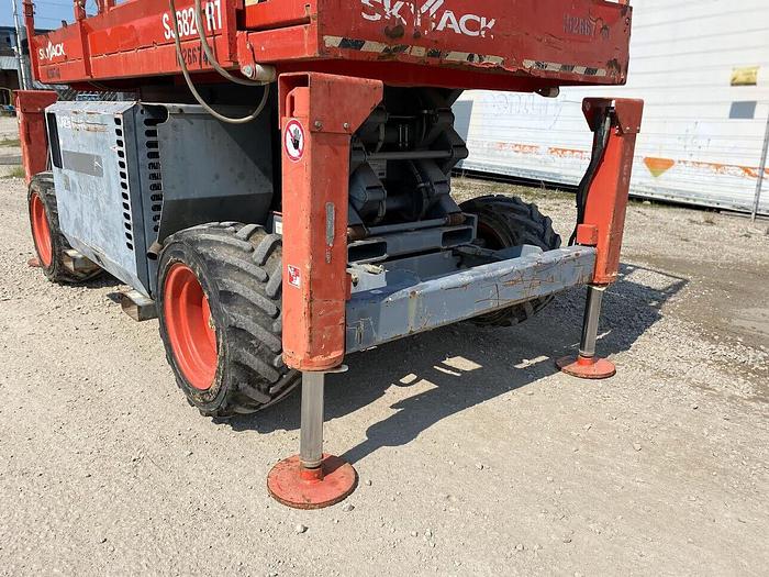 Used 2014 SKYJACK SJ6826RT