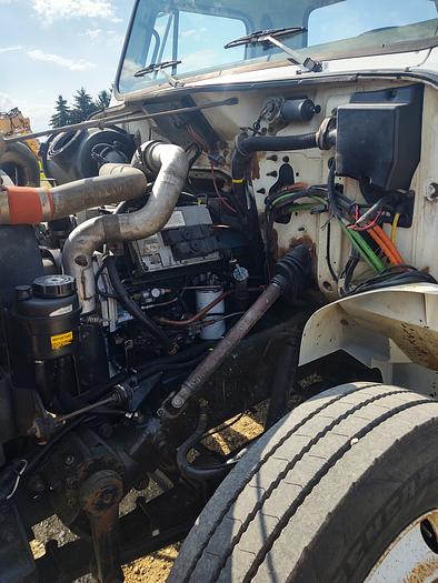 Used 2001 INTERNATIONAL 4700