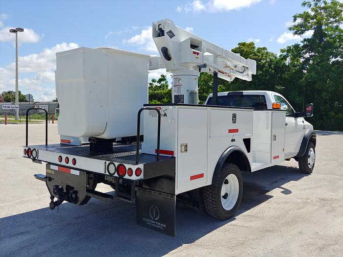 Used Versalift SST-40-EIH Telescopic Articulating Boom on 2014 Ram W5500 4x4 Reg Cab Utility Truck - 86383