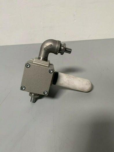 Used SMC VG342-5DZ-06NA 3 Port Poppet Tyle Valve w/ SMC V0307-5DZ1-X84 Solenoid Valve