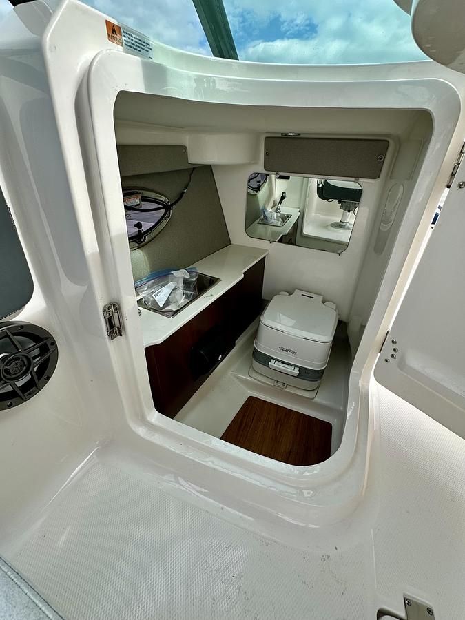 Used 2023 Chaparral 250 OSX