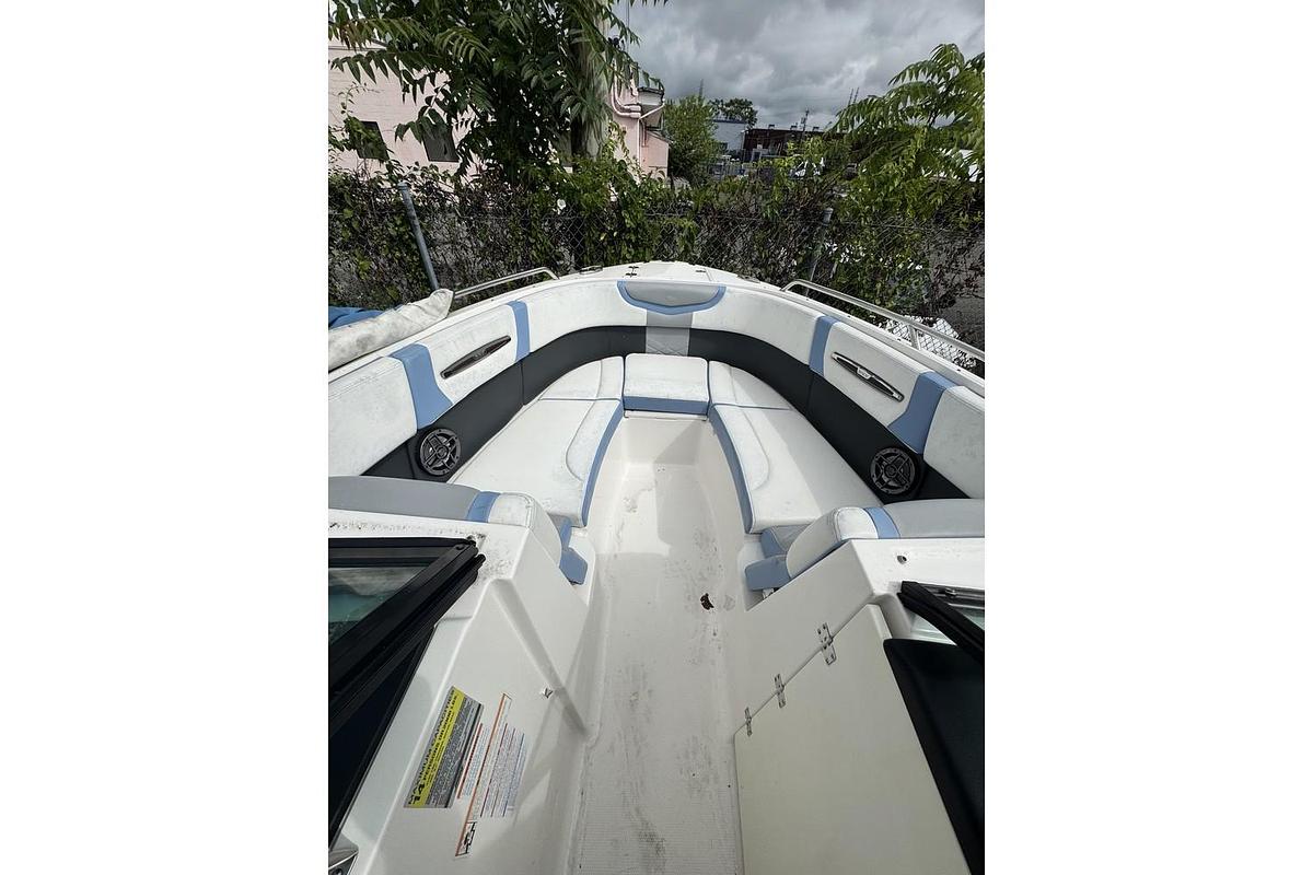 Used 2023 Chaparral 270 OSX