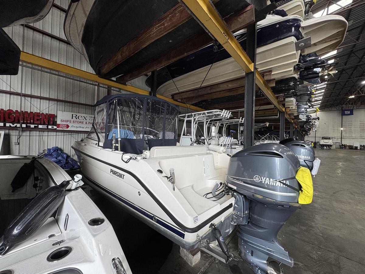 Used 2014 Pursuit DC235