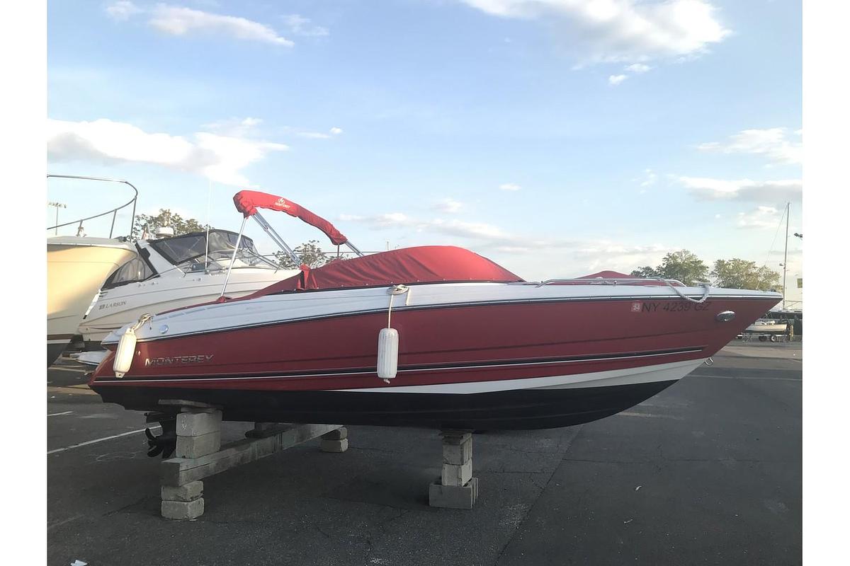Used 2017 Monterey 224FS