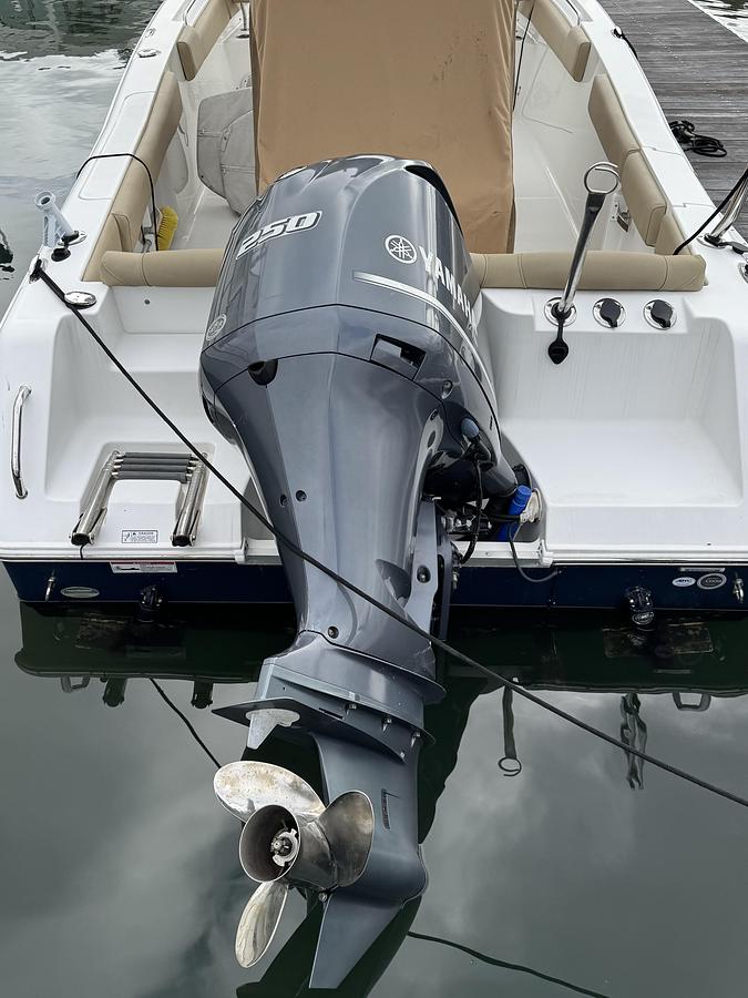 Used 2017 Sea Hunt Ultra 235 SE