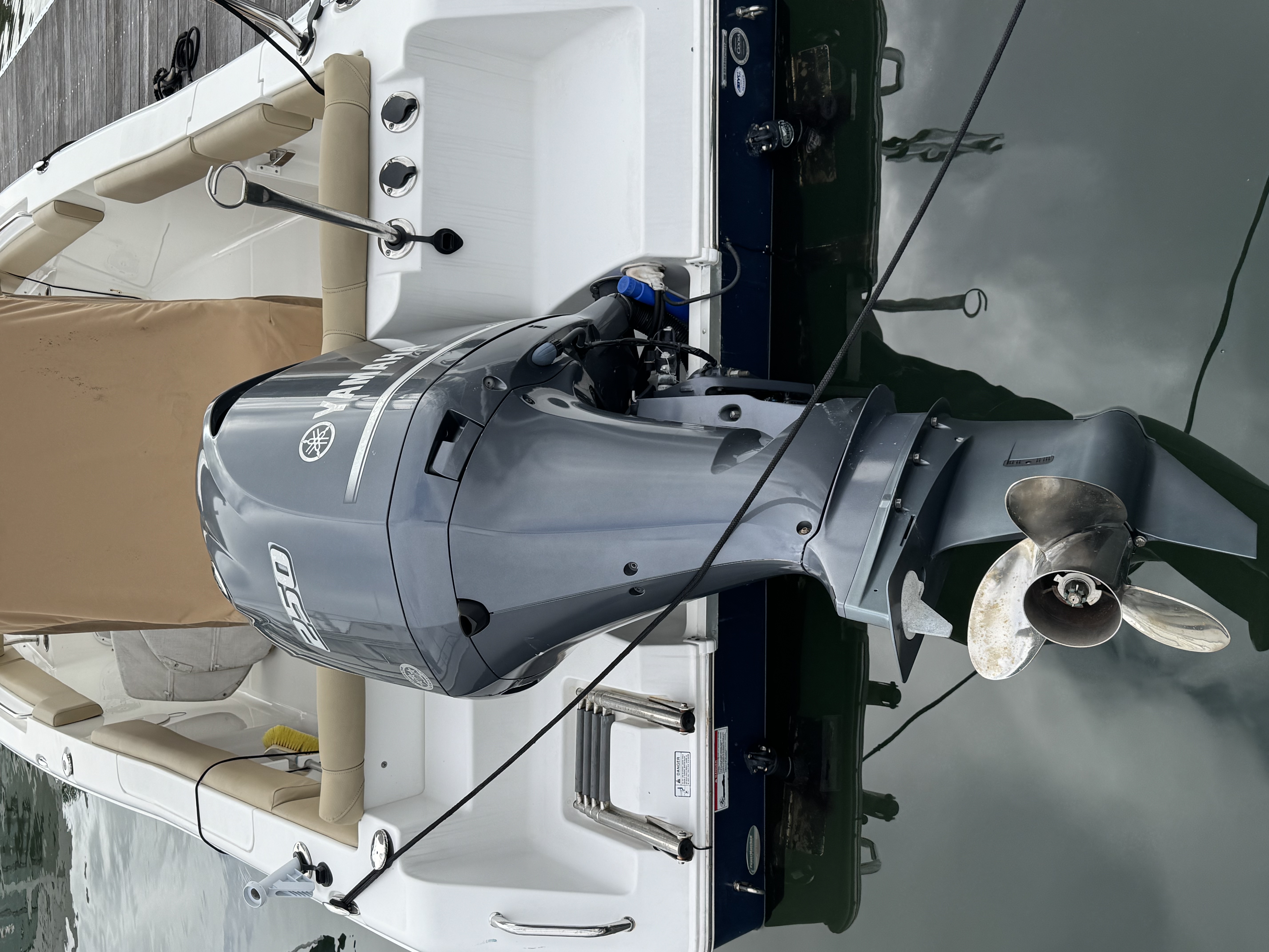 Used 2017 Sea Hunt Ultra 235 SE