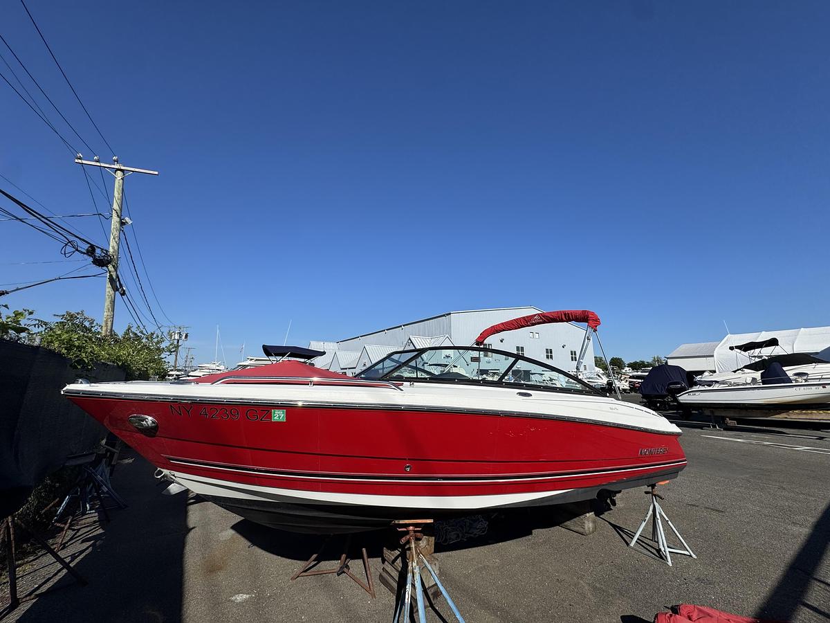 Used 2017 Monterey 224FS