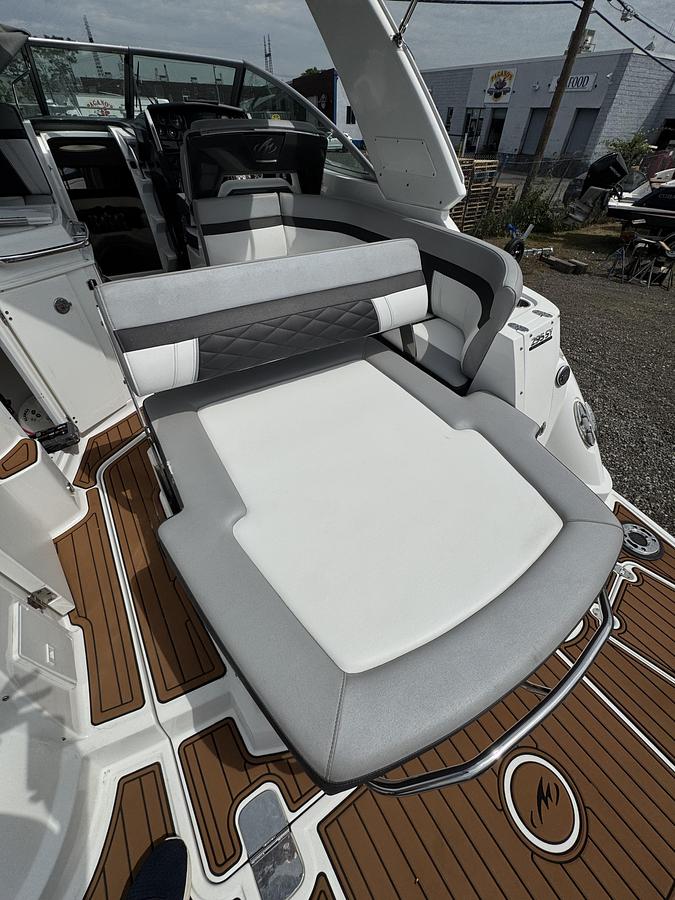 Used 2021 Monterey 295 Sport Yacht