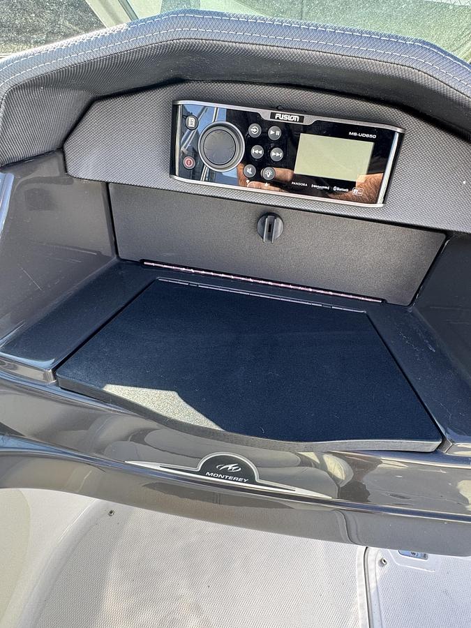 Used 2017 Monterey 224FS