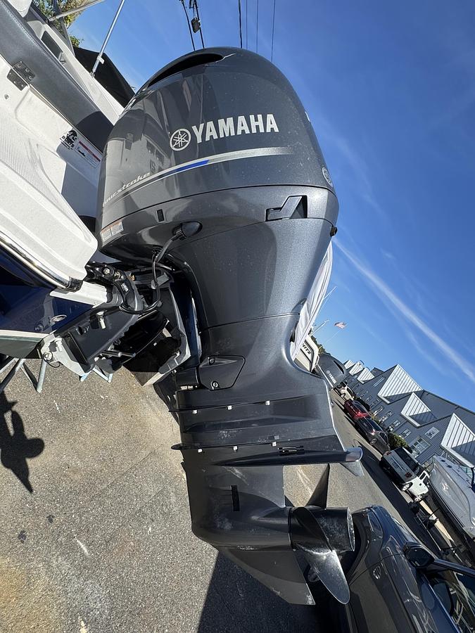 Used 2021 Chaparral 21 ssi OB