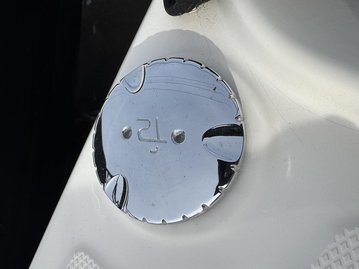 Used 2014 Sea Ray 220 Sundeck