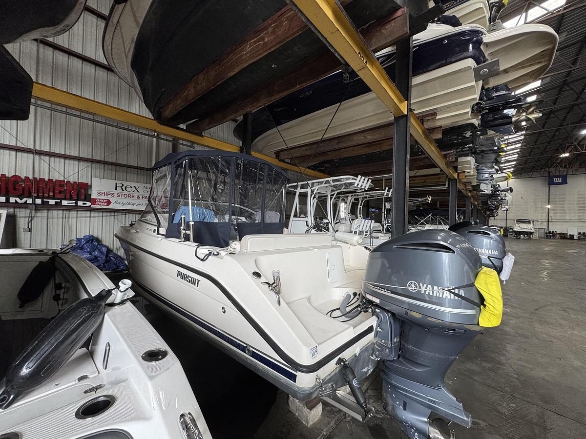 Used 2014 Pursuit DC235