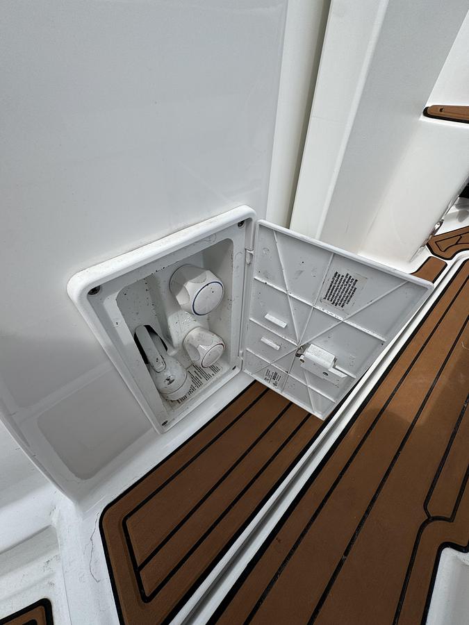 Used 2021 Monterey 295 Sport Yacht