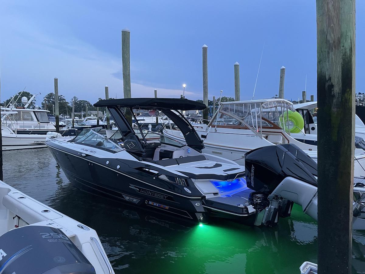 Used 2021 Monterey 305SS