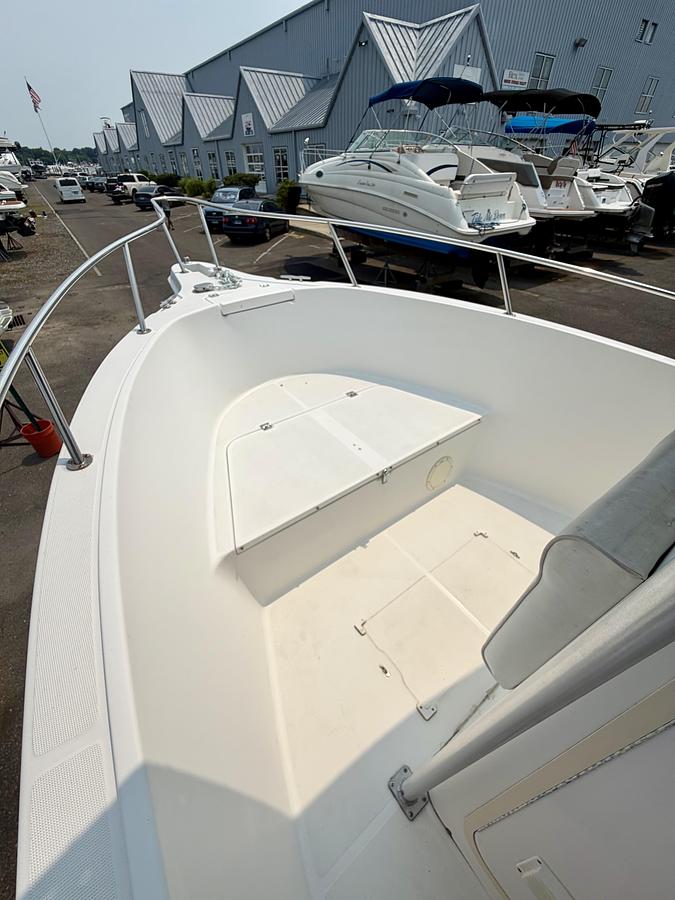 Used 2003 Robalo R230 with a 2022 Suzuki DF250 Outboard