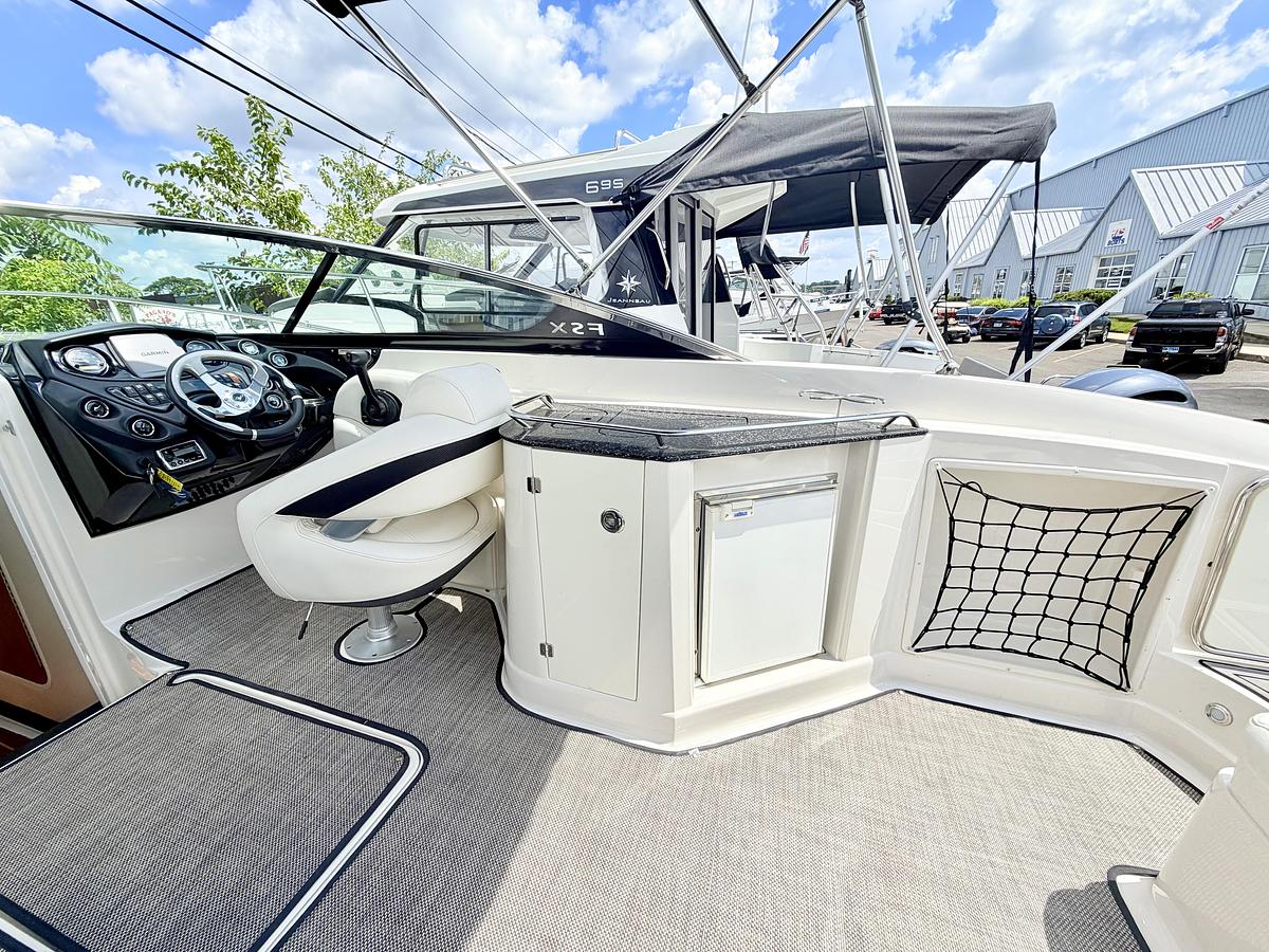 Used 2013 Monterey 264FSX — MerCruiser 350 MAG ECT Bravo III — 378 Hours