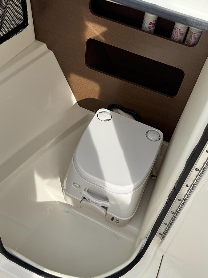 Used 2014 Sea Ray 220 Sundeck