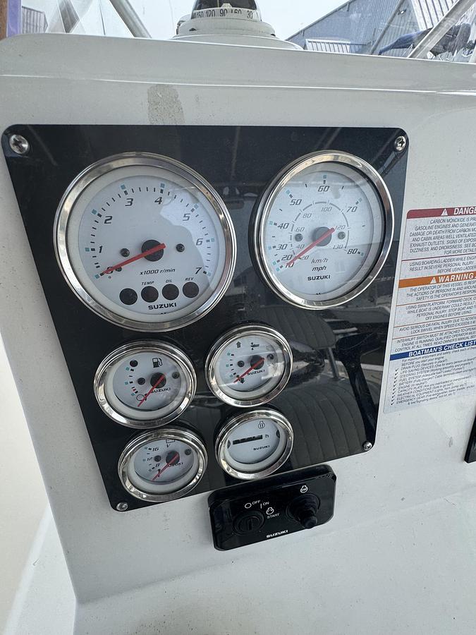 Used 2003 Robalo R230 with a 2022 Suzuki DF250 Outboard