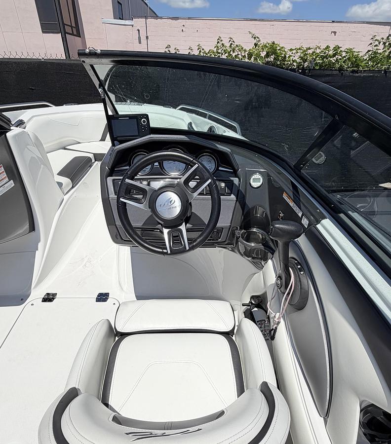 Used 2017 Monterey 224FS