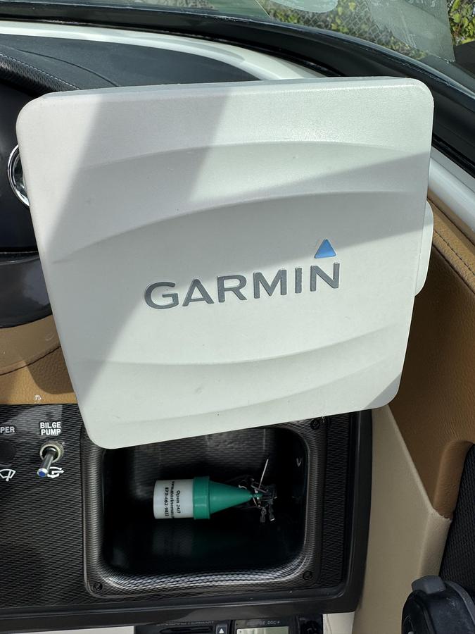 Used 2014 Sea Ray 220 Sundeck