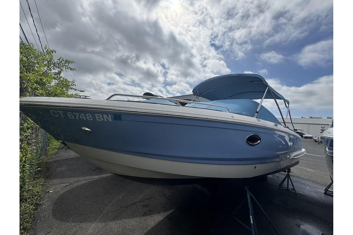 Used 2023 Chaparral 270 OSX