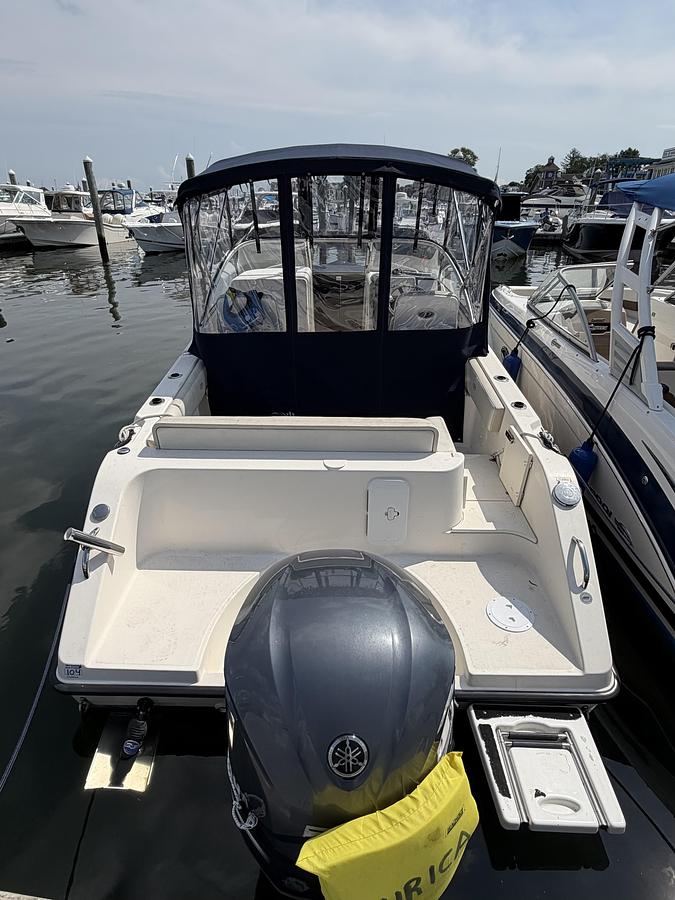 Used 2014 Pursuit DC235