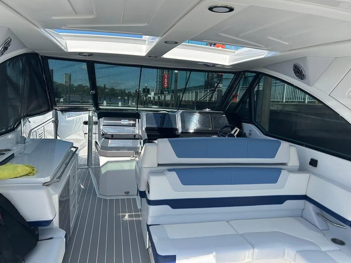 Used 2025 Formula 380 Super Sport Crossover OB