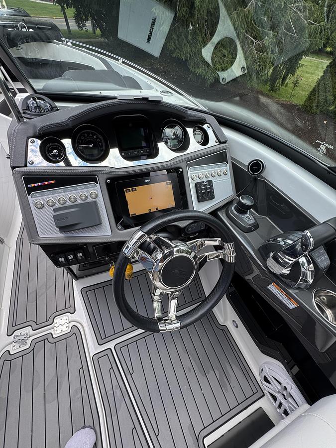 Used 2021 Monterey 305SS