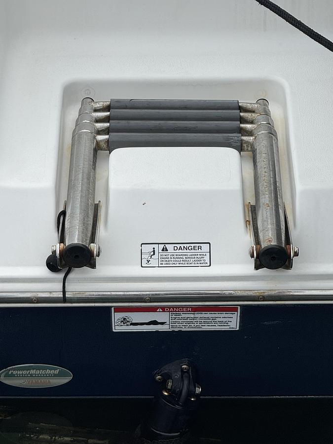 Used 2017 Sea Hunt Ultra 235 SE