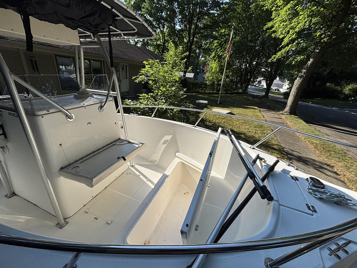 Used 2003 Robalo R230 with a 2022 Suzuki DF250 Outboard